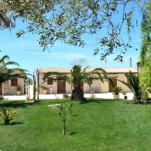 Oasi Di Cava Ispica Pietre Nere San Zagaria